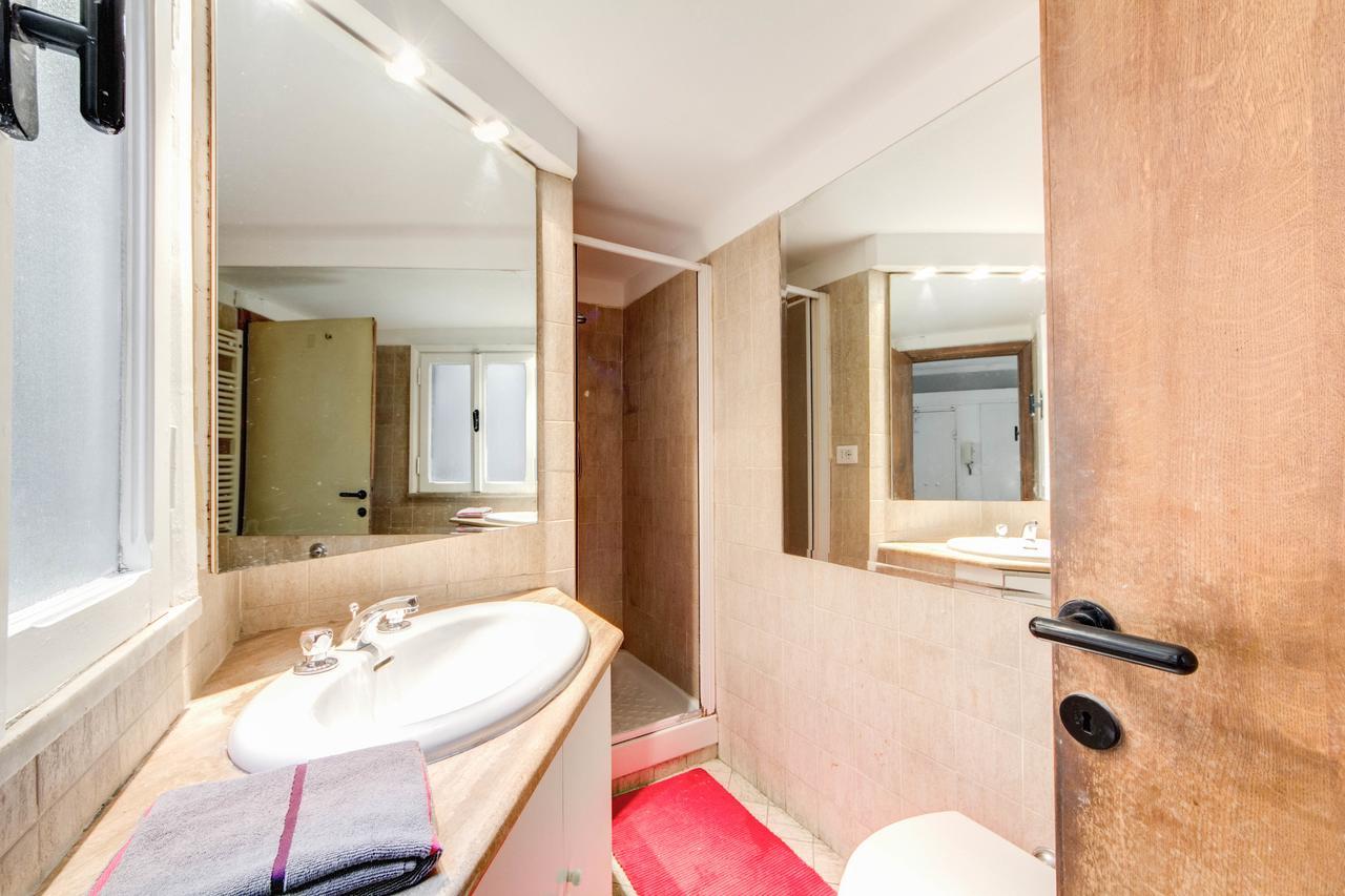 (120 m²) с 2 спальней(-ями) и 1 ванной(-ыми) комнатой(-ами) в районе Навона Рим Экстерьер фото